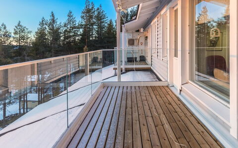 Ukonpuoti 15-16 Kerrostalo: Wood, Home, Composite Material, Deck, Wood Flooring, Plank, Hardwood, Handrail, Balcony, Wood Stain