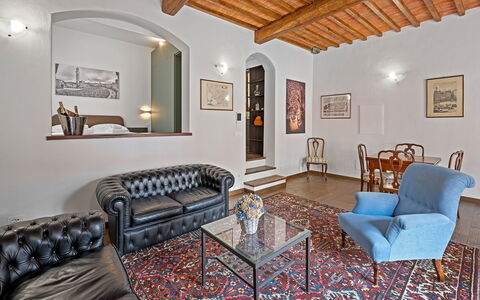 La Piazza Grand Vista Suite: Wall, Furniture, Interior Design, Couch, Ceiling, Flooring, Room, Floor, Living Room, Lighting