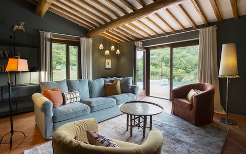 Casa Pernice: Furniture, Interior Design, Couch, Wall, Flooring, Wood, Floor, Table, Living Room, Room