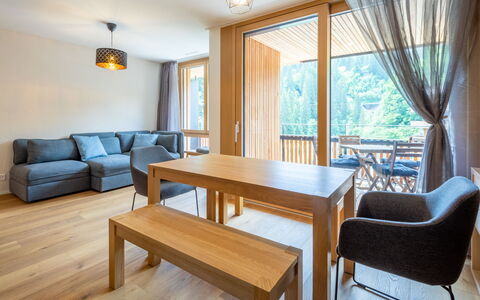 Vallada 14-01: Interior Design, Flooring, Wood, Floor, Furniture, Wood Flooring, Room, Ceiling, Living Room, Hardwood