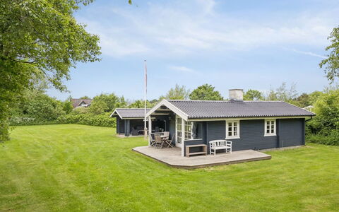 Saxi - 1.2Km from the Sea: Cottage, Lawn, Yard, Garden Buildings, Shed, Farmhouse, Backyard, Outdoor Structure