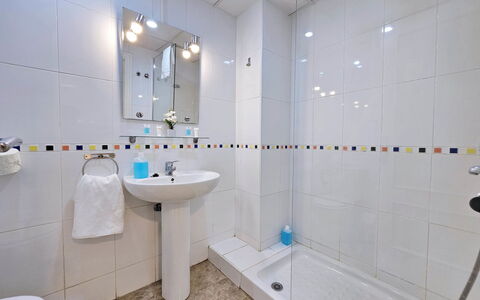 Cartagena 11: Plumbing Fixture, Flooring, Bathroom, Interior Design, Floor, Tap, Sink, Plumbing, Tile, Ceiling