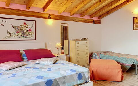 Baita Melissa: Furniture, Bed, Interior Design, Bedroom, Bed Sheet, Floor, Bedding, Wood, Flooring, Linens