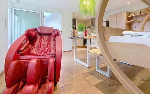 Bionestlein Premium-Appartment mit Sauna: Interior Design, Furniture, Flooring, Floor, Lighting, Ceiling, Room, Comfort, Chair, Living Room