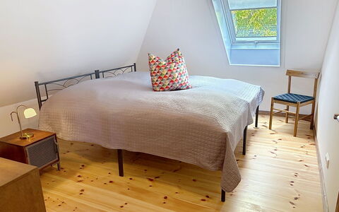 Chrischi: Wood Flooring, Flooring, Furniture, Floor, Wood, Interior Design, Bedroom, Bed, Linens, Lighting