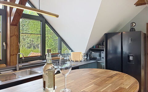 Chrischi: Furniture, Interior Design, Wood, Kitchen, Flooring, Ceiling, Countertop, Lighting, Floor, Chair