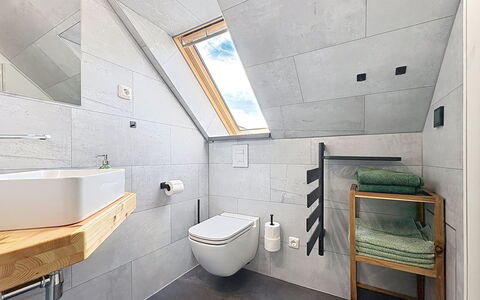 Chrischi: Flooring, Floor, Plumbing Fixture, Ceiling, Tile, Sink, Attic, Plumbing, Tap, Bathroom