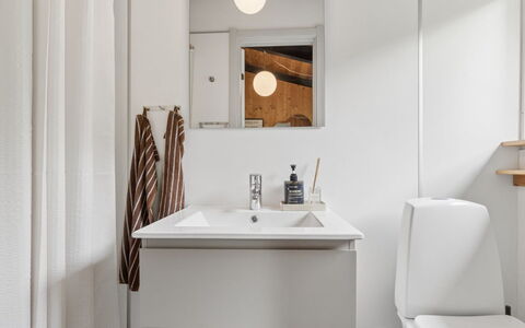 Erich - 500M from the Sea: Bathroom Sink, Interior Design, Flooring, Wall, Sink, Plumbing Fixture, Floor, Wood, Bathroom Cabinet, Bathroom
