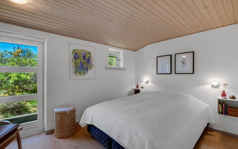 Wingot - from the Sea: Interior Design, Furniture, Flooring, Floor, Ceiling, Wood, Bedroom, Bed, Light Fixture, Wood Flooring
