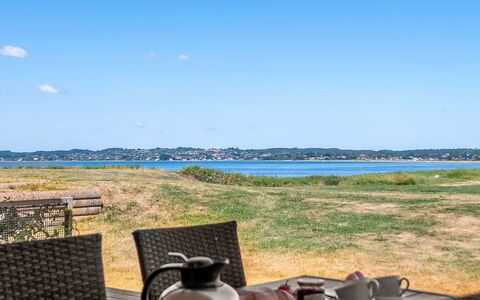 Svane - 70M from the Sea: Blue, Water, Body Of Water, Horizon, Coastal And Oceanic Landforms, Coast, Sea, Ocean, Shore, Beach