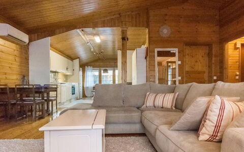 Laukaa 605: Interior Design, Wood, Flooring, Couch, Ceiling, Furniture, Floor, Room, Living Room, Lighting