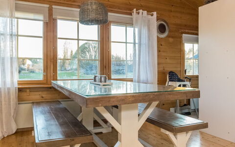 Laukaa 605: Furniture, Interior Design, Flooring, Floor, Wood, Ceiling, Table, Wood Flooring, Kitchen & Dining Room Table, Dining Room