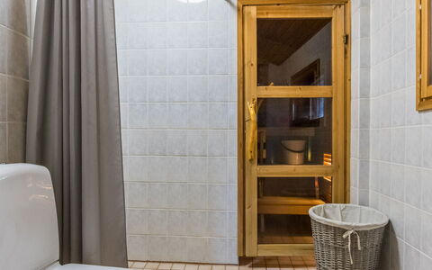 Villa Kettu: Flooring, Floor, Wood, Interior Design, Plumbing Fixture, Room, Bathroom, Tile, Plumbing, Composite Material