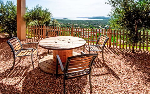 Sainte Lucie Porto Vecchio 650: Balcony, Wood Stain, Houseplant, Outdoor Furniture, Flowerpot