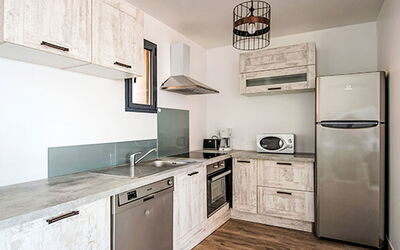 Accommodation:&nbsp;Dea Mare 650.3