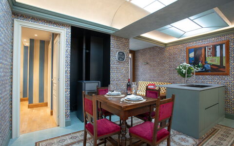 Belvedere Guastella B 4: Furniture, Interior Design, Wood, Flooring, Ceiling, Table, Floor, Lighting, Chair, Room
