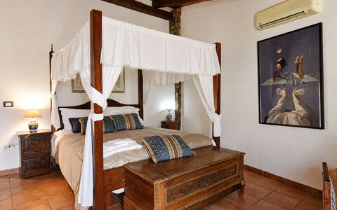 Casa Dafne: Furniture, Bed, Interior Design, Bedroom, Flooring, Wood, Floor, Room, Bedding, Ceiling