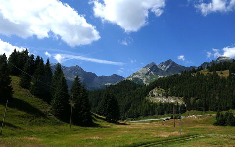 Nido delle Alpi: Sky, Mountain, Mountainous Landforms, Grass, Nature, Green, Hill, Natural Environment, Natural Landscape