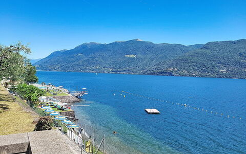 Casa Yakamos: Blue, Water, Mountainous Landforms, Body Of Water, Mountain, Coastal And Oceanic Landforms, Hill, Summer, Coast, Highland