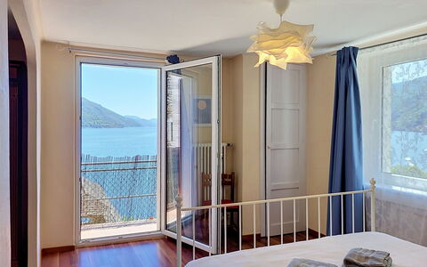 Casa Yakamos: Furniture, Interior Design, Flooring, Floor, Room, Apartment, Home, Bedroom, Bed, Chair