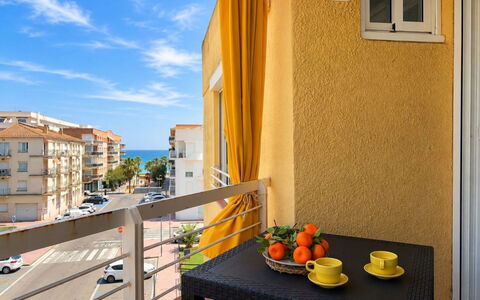 Xaloc: Apartment, Balcony, Condominium, Hotel