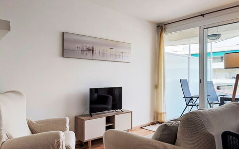 Xaloc: Furniture, Interior Design, Flooring, Floor, Wood, Ceiling, Couch, Room, Living Room, Lighting