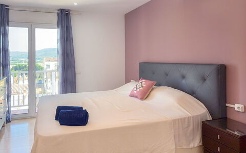 Clara: Bed, Furniture, Bedroom, Bedding, Bed Sheet, Interior Design, Wood, Linens, Floor, Room