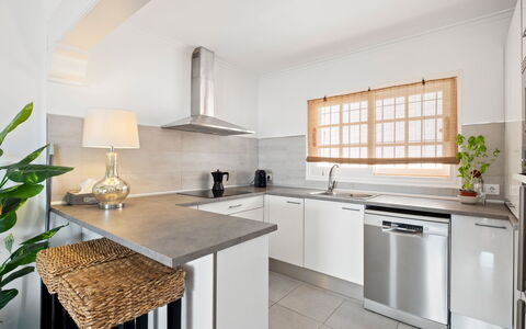 Sol Moraira: Kitchen, Countertop, Furniture, Interior Design, Kitchen Appliance, Flooring, Cabinetry, Major Appliance, Wood, Ceiling