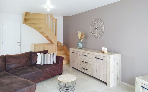 Le Jardin du Calme: Furniture, Interior Design, Flooring, Wood, Floor, Room, Ceiling, Lighting, Living Room, Home
