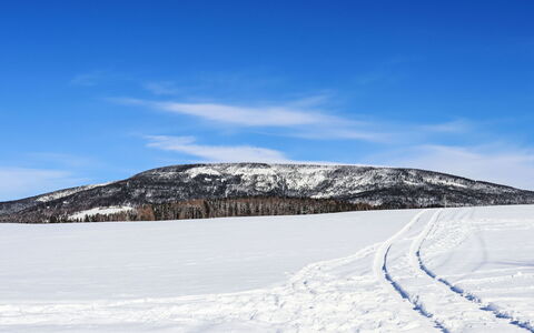 Cerny Dul 400: Sky, Snow, Winter, Mountainous Landforms, Mountain, Glacial Landform, Terrain, Hill, Wilderness, Freezing