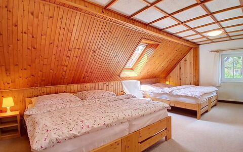 Cerny Dul 400: Wood, Bedroom, Bed, Home, Bedding, Furniture, Bed Sheet, Bed Frame, Cottage, Hardwood