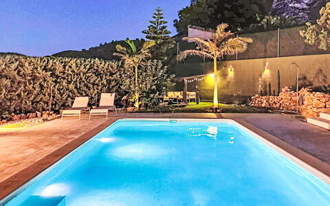 Villa Helena: Apartment, Condominium, Balcony