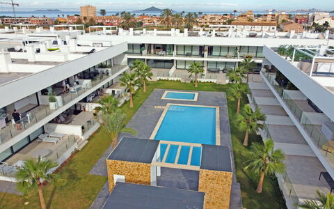 Kristal: Apartment, Condominium, Balcony
