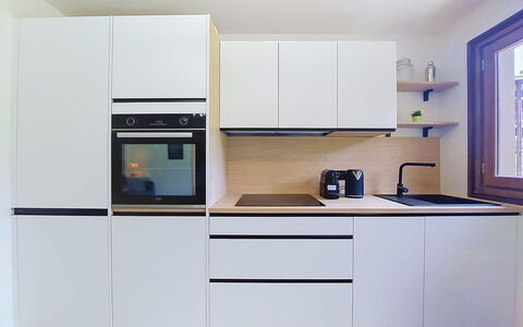 Le Nerey 2: Apartment, Condominium, Balcony