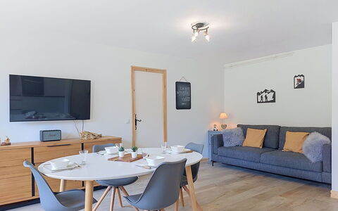 Le Nerey 2: Apartment, Condominium, Balcony