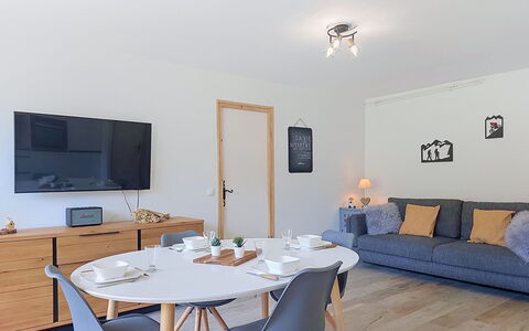 Le Nerey 2: Apartment, Condominium, Balcony