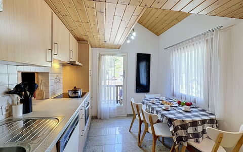 Haus Wasserfall: Furniture, Interior Design, Wood, Ceiling, Flooring, Floor, Kitchen, Chair, Lighting, Home