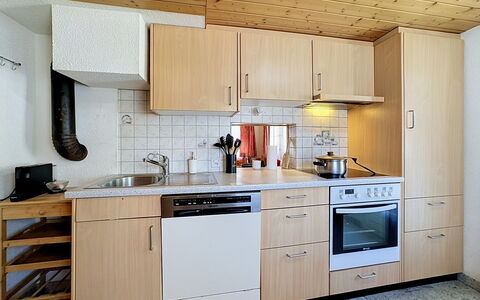 Haus Wasserfall: Kitchen Appliance, Kitchen, Countertop, Cabinetry, Furniture, Major Appliance, Kitchen Sink, Wood, Sink, Flooring