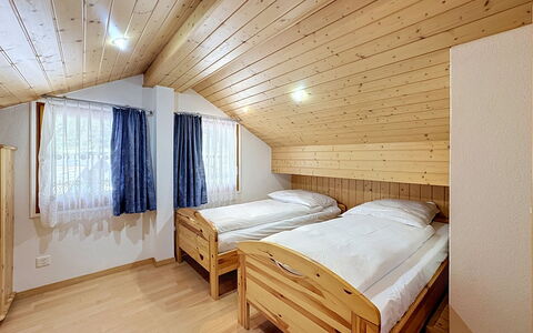 Haus Wasserfall: Wood, Home, Bedroom, Cottage, Bed, Ceiling, Bed Frame, Bedding, Hardwood, Wood Stain