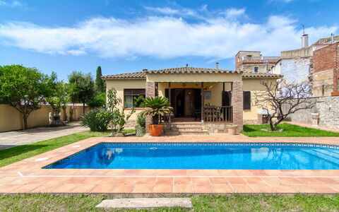 Sunrise: Blue, Swimming Pool, Composite Material, Shade, Resort, Estate, Hacienda, Villa, Leisure Centre