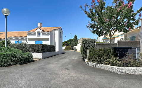 Les Maisons de la Mer: Blue, Swimming Pool, Composite Material, Shade, Resort, Estate, Hacienda, Villa, Leisure Centre