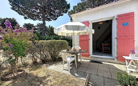 Les Maisons de la Mer: Blue, Swimming Pool, Composite Material, Shade, Resort, Estate, Hacienda, Villa, Leisure Centre