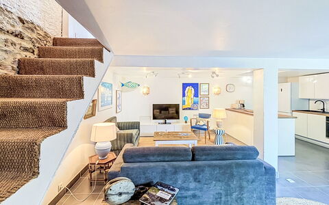 La Petite Maison du Golfe: Blue, Swimming Pool, Composite Material, Shade, Resort, Estate, Hacienda, Villa, Leisure Centre