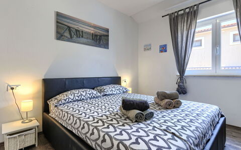 A.e.m: Furniture, Bed, Interior Design, Bedroom, Room, Floor, Bed Sheet, Bedding, Flooring, Linens