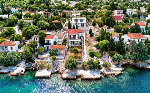 Cvita: Water, Body Of Water, Residential Area, House, Resort, Home, Human Settlement, Coastal And Oceanic Landforms, Coast, Lake