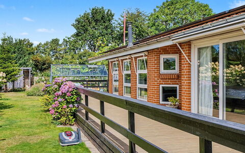 Annalina - 230M from the Sea: Shrub, Home, Garden, Cottage, Groundcover, Estate, Porch, Yard, Farmhouse, Landscaping