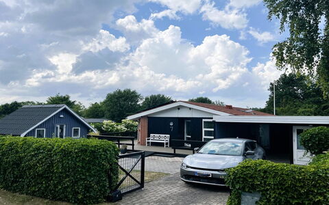 Annalina - 230M from the Sea: House, Residential Area, Home, Roof, Cottage, Driveway, Suburb, Luxury Vehicle, Estate, Parking