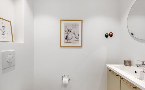 Thormund - 400M from the Sea: Wall, Interior Design, Plumbing Fixture, Flooring, Floor, Bathroom, Lighting, Plumbing, Ceiling, Bathroom Sink