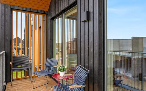 Thormund - 400M from the Sea: Wood, Composite Material, Apartment, Hardwood, Plank, Wood Stain, Balcony, Siding, Deck