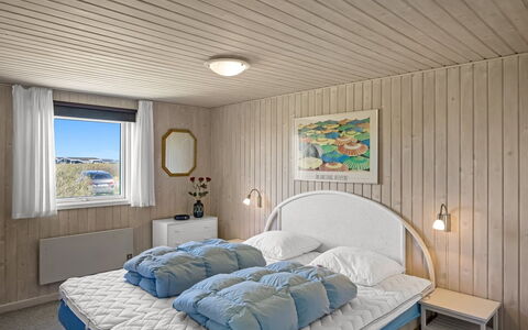 Ingalil - 200M from the Sea: Bedroom, Wood, Ceiling, Interior Design, Bed, Bed Sheet, Bedding, Furniture, Bed Frame, Floor